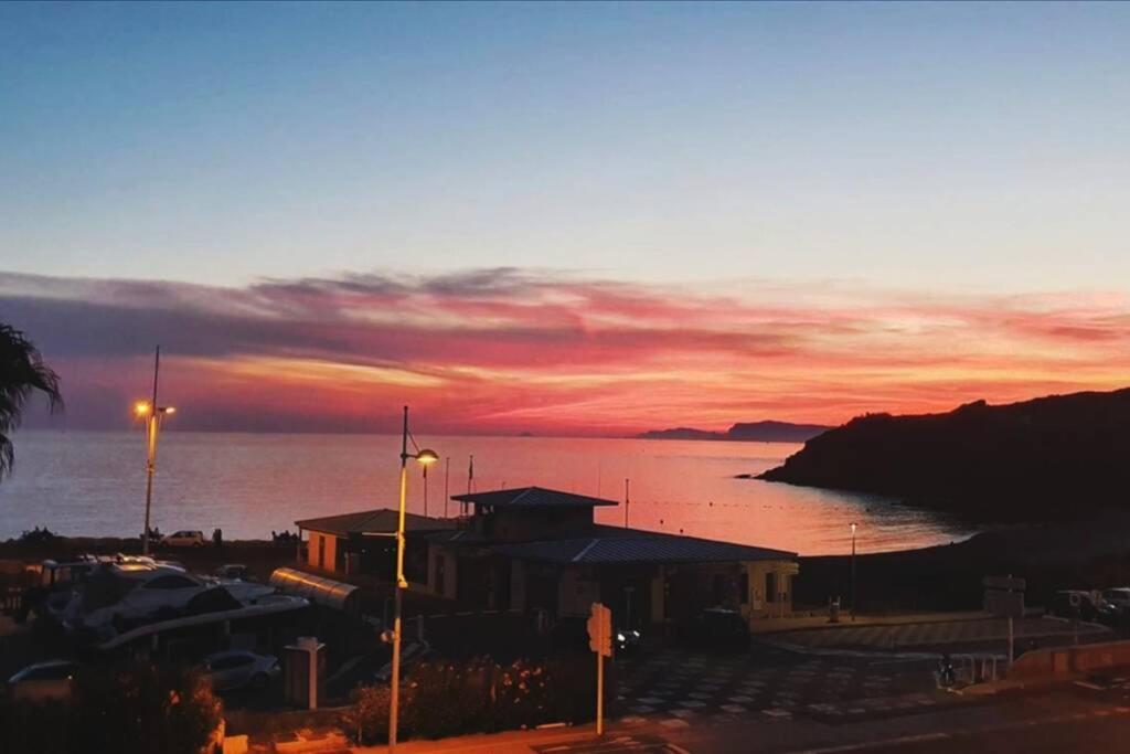 T2 Magnifique Vue Mer Panoramique Six-Fours-les-Plages Bagian luar foto